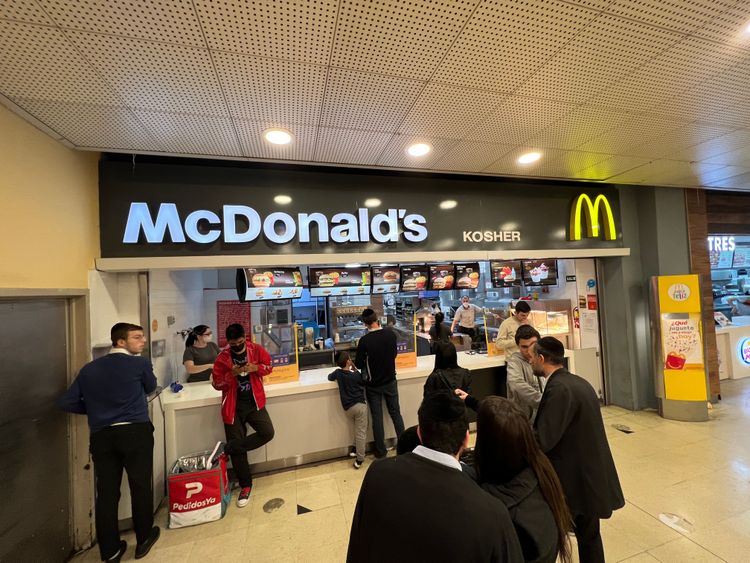 Kosher McDonald’s Abasto